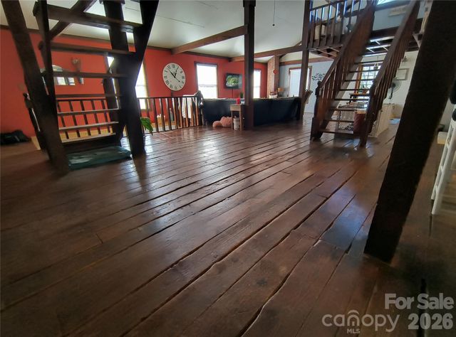 207 3rd Avenue NW, Conover, NC 28613