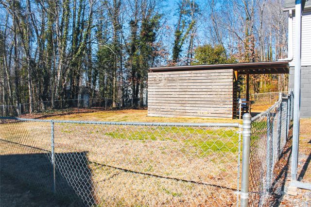 207 3rd Avenue NW, Conover, NC 28613