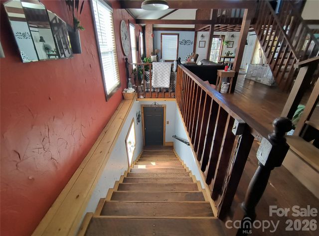 207 3rd Avenue NW, Conover, NC 28613