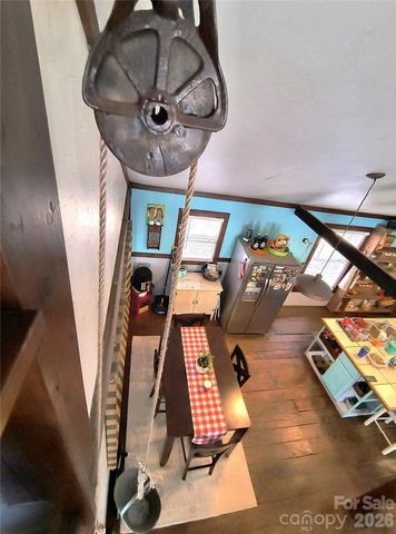 207 3rd Avenue NW, Conover, NC 28613