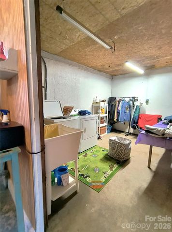 207 3rd Avenue NW, Conover, NC 28613