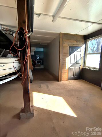 207 3rd Avenue NW, Conover, NC 28613