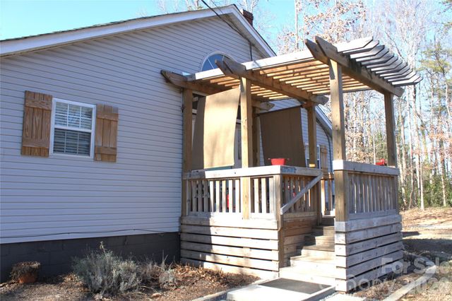 207 3rd Avenue NW, Conover, NC 28613