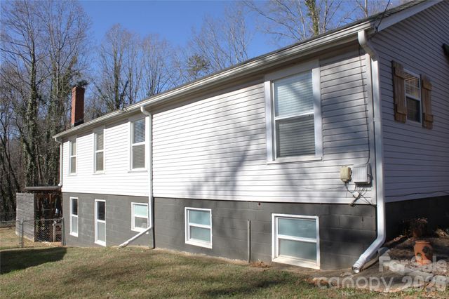 207 3rd Avenue NW, Conover, NC 28613