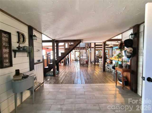 207 3rd Avenue NW, Conover, NC 28613