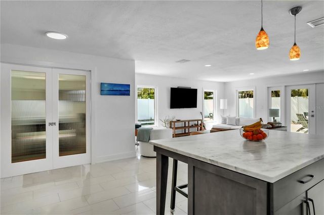 349 BELLEAIR DRIVE NE, St Petersburg, FL 33704