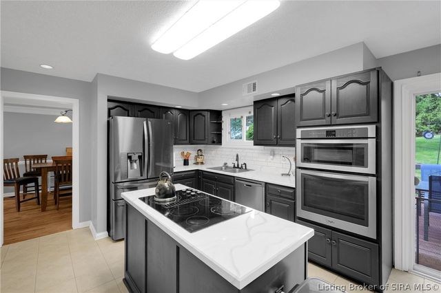 11699 S Old Bear Creek Road, Pekin, IN 47165
