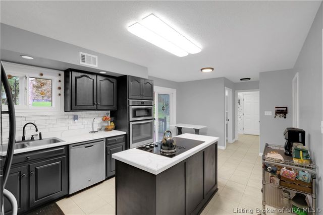 11699 S Old Bear Creek Road, Pekin, IN 47165