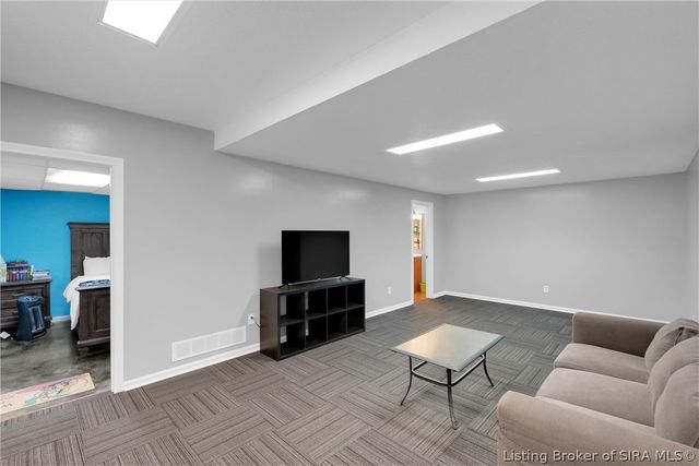 11699 S Old Bear Creek Road, Pekin, IN 47165