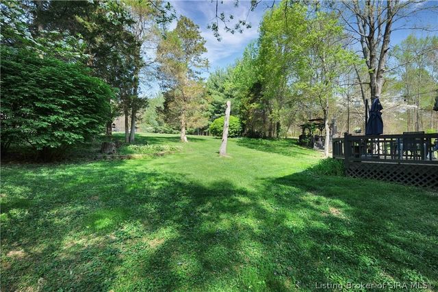 11699 S Old Bear Creek Road, Pekin, IN 47165
