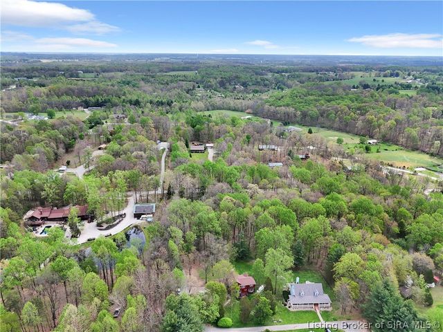 11699 S Old Bear Creek Road, Pekin, IN 47165
