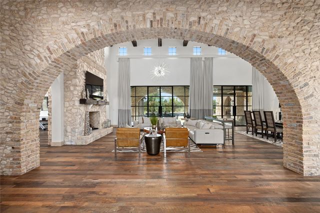 605 Kodiak TRL, Cedar Park, TX 78613