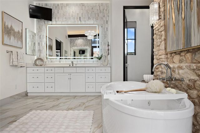 605 Kodiak TRL, Cedar Park, TX 78613