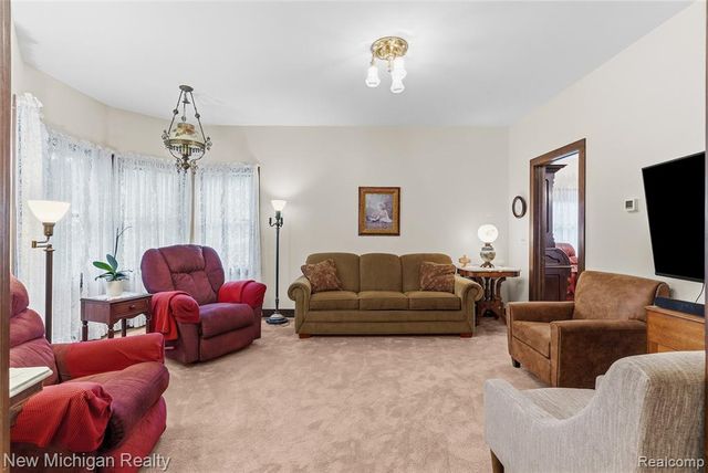 445 Crystal Street, Milford, MI 48381