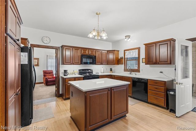 445 Crystal Street, Milford, MI 48381