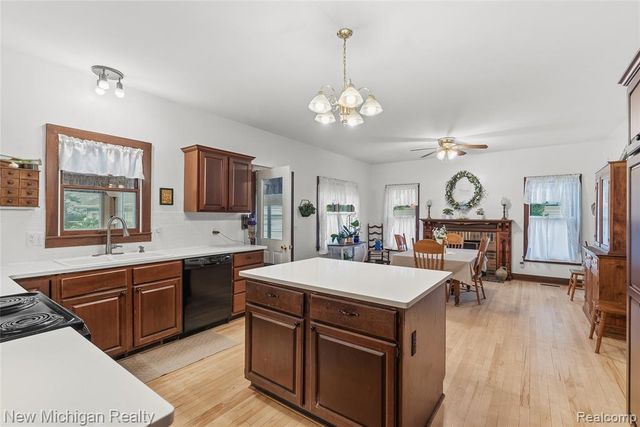 445 Crystal Street, Milford, MI 48381