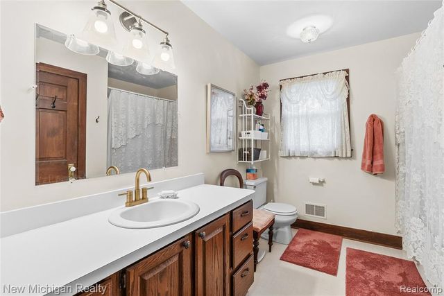 445 Crystal Street, Milford, MI 48381