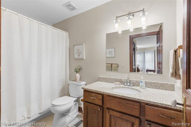 445 Crystal Street, Milford, MI 48381