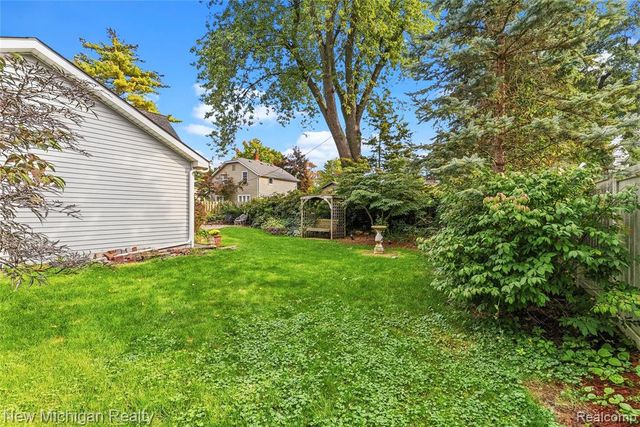 445 Crystal Street, Milford, MI 48381