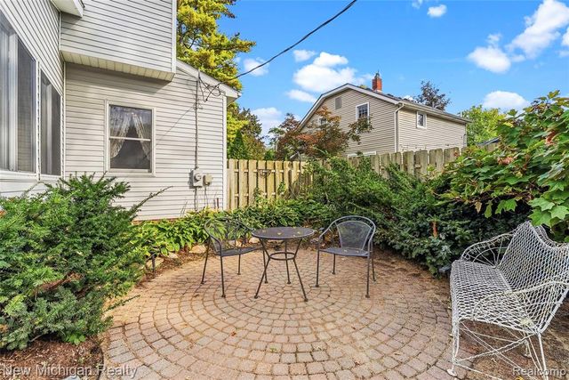 445 Crystal Street, Milford, MI 48381