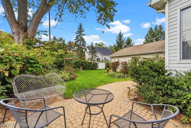 445 Crystal Street, Milford, MI 48381