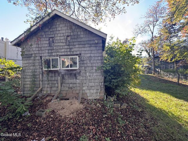 13 Corlaer Avenue, Schenectady, NY 12304
