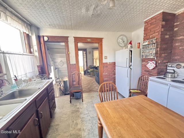 13 Corlaer Avenue, Schenectady, NY 12304