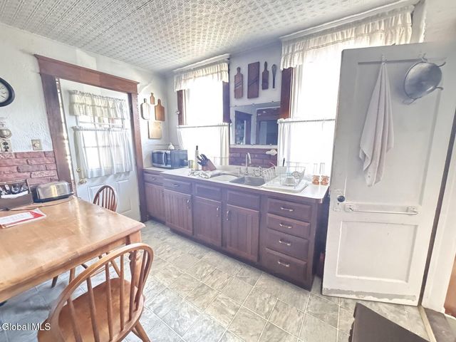 13 Corlaer Avenue, Schenectady, NY 12304