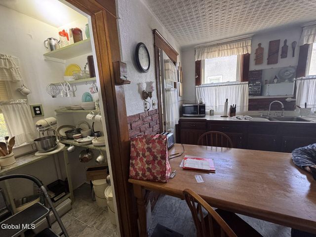 13 Corlaer Avenue, Schenectady, NY 12304