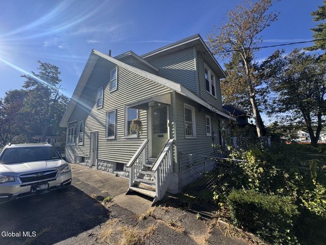 13 Corlaer Avenue, Schenectady, NY 12304