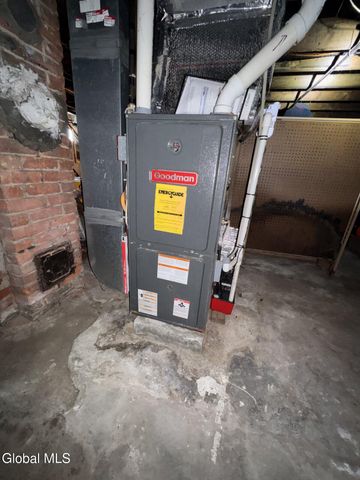 13 Corlaer Avenue, Schenectady, NY 12304