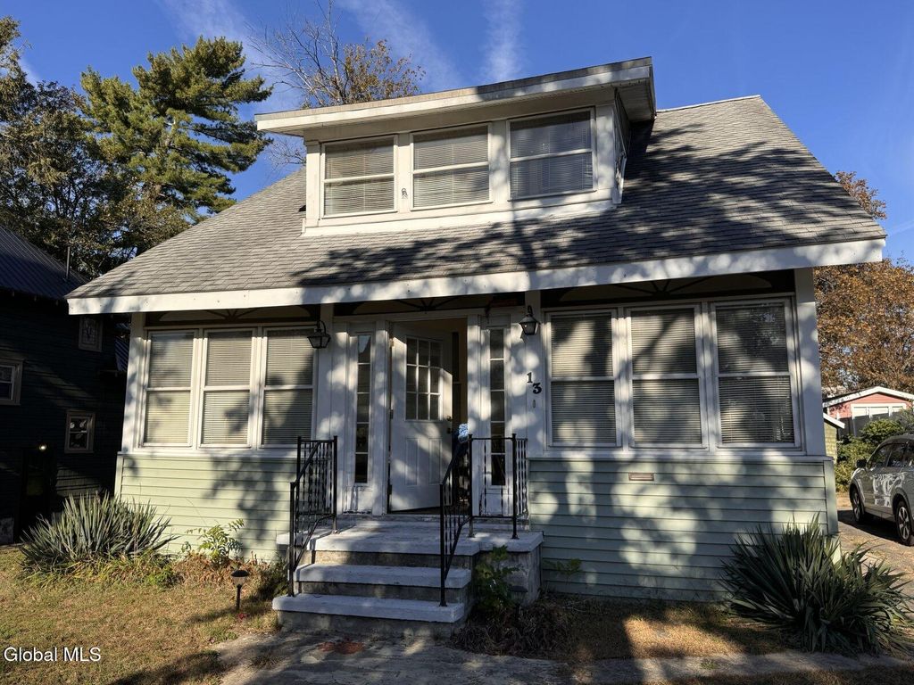 13 Corlaer Avenue, Schenectady, NY 12304