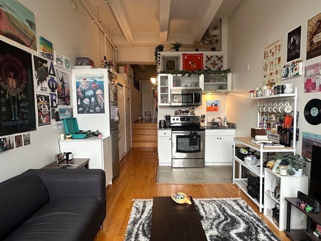 12 Stoneholm St 530, Boston, MA 02115