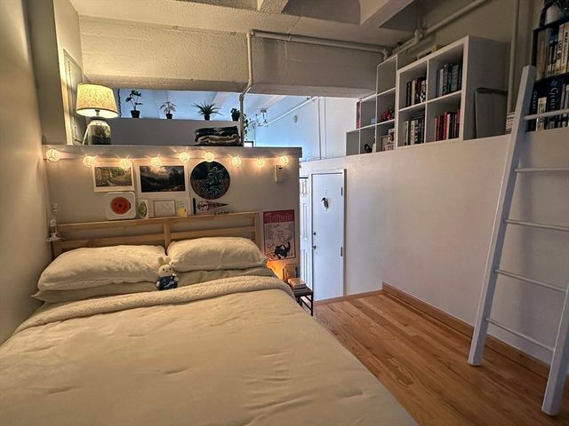 12 Stoneholm St 530, Boston, MA 02115