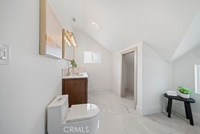 1676 W 24th, Los Angeles, CA 90007
