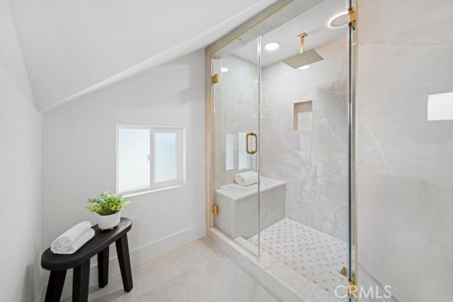 1676 W 24th, Los Angeles, CA 90007