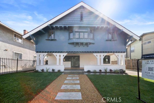 1676 W 24th, Los Angeles, CA 90007