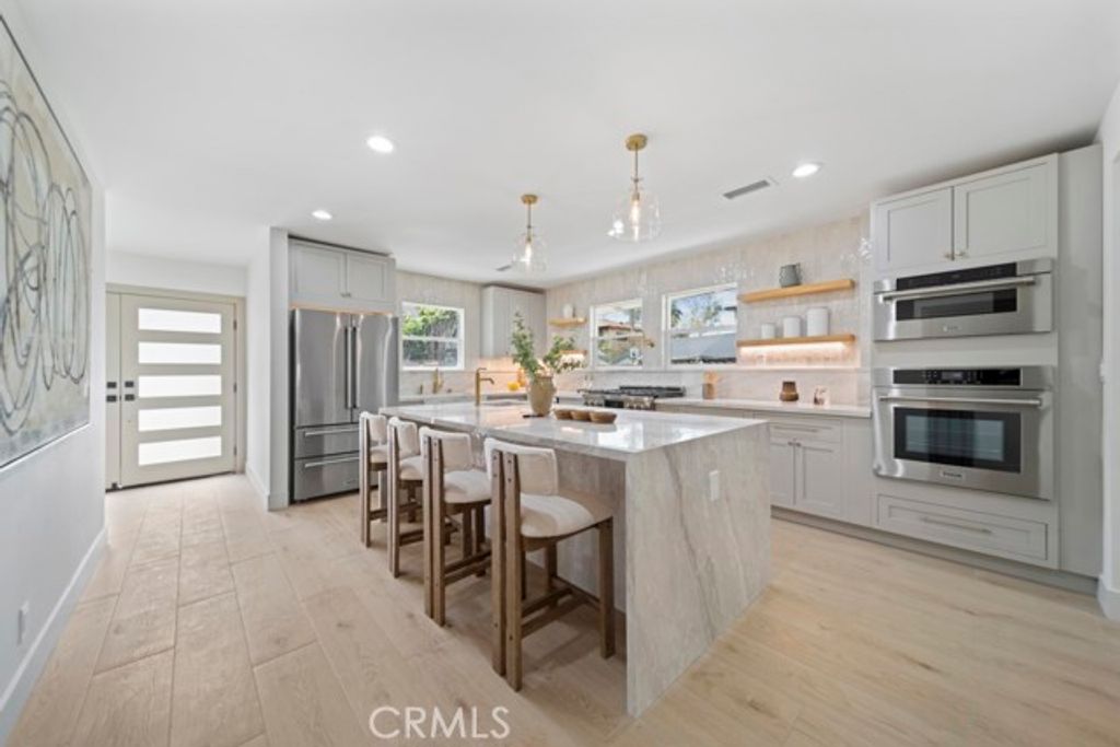 1676 W 24th, Los Angeles, CA 90007