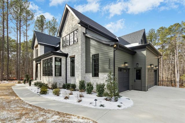 2200 Paddstowe Main Way, Wake Forest, NC 27587