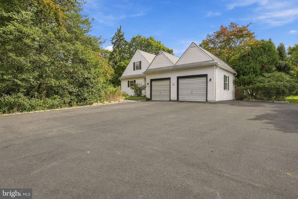 528 MONTGOMERY RD, Ambler, PA 19002 — photo 4