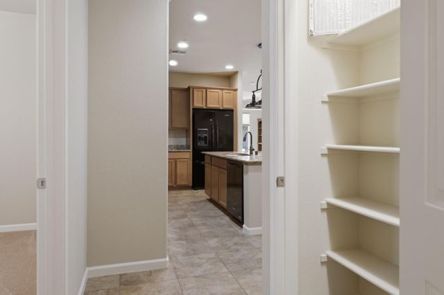 1283 Shady Pines St, Manteca, CA 95336