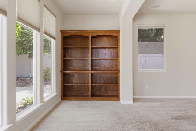1283 Shady Pines St, Manteca, CA 95336