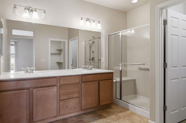 1283 Shady Pines St, Manteca, CA 95336