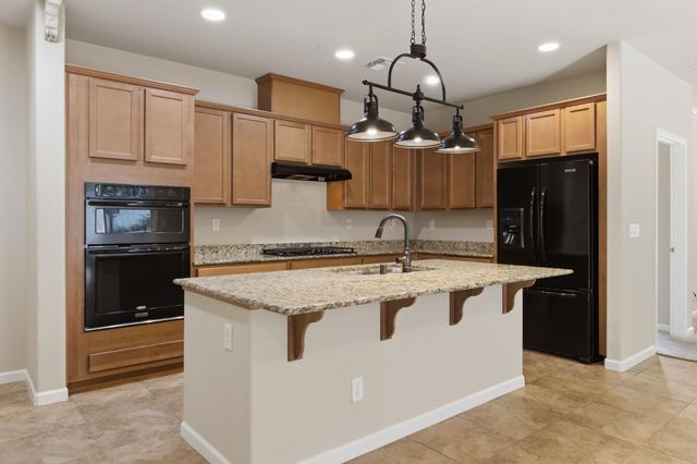1283 Shady Pines St, Manteca, CA 95336
