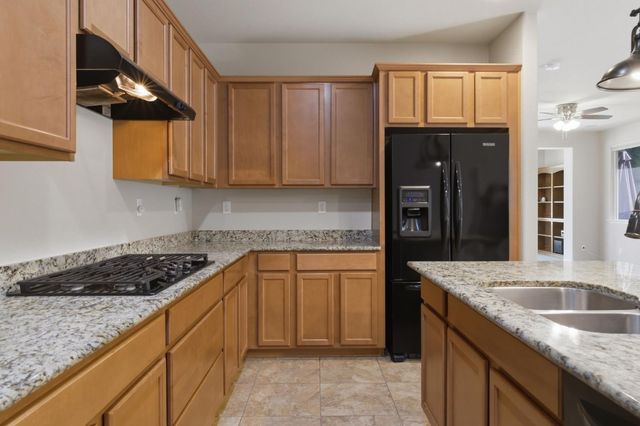 1283 Shady Pines St, Manteca, CA 95336