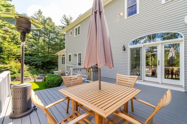 25 Windsor Dr, Foxboro, MA 02035