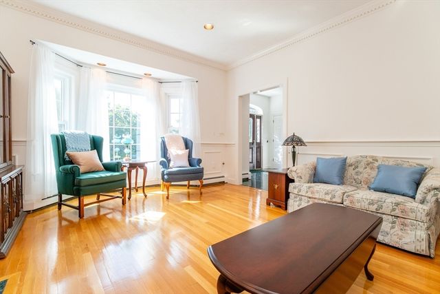 25 Windsor Dr, Foxboro, MA 02035