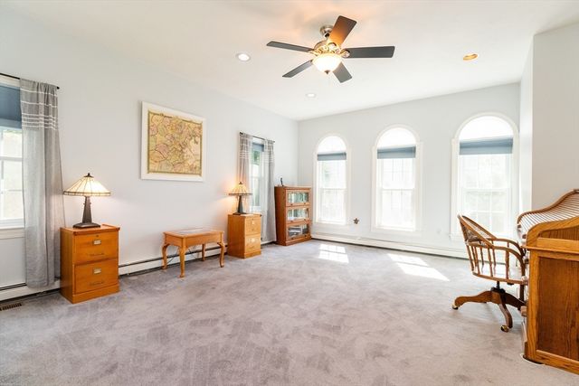 25 Windsor Dr, Foxboro, MA 02035
