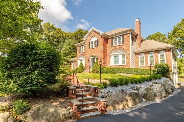 25 Windsor Dr, Foxboro, MA 02035