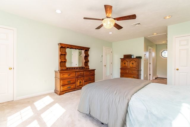25 Windsor Dr, Foxboro, MA 02035
